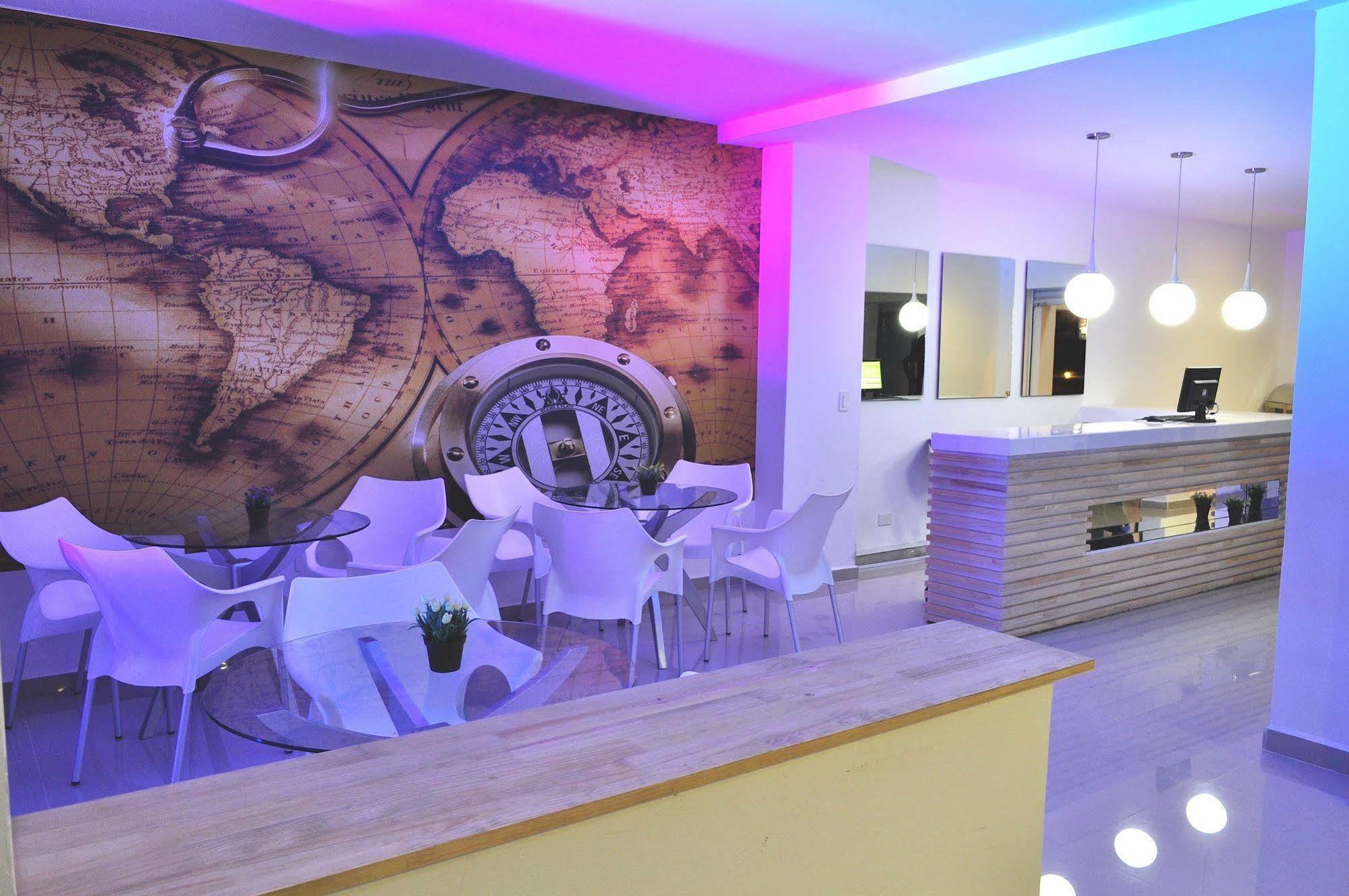 Hostal Lleras Calle 8 Medellin Bagian luar foto